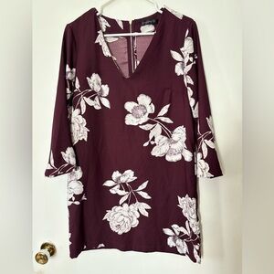 🎉4/30$🎉 Dynamite Burgundy & White Boxy Mini Dress with V-Neck – Size M 🍷